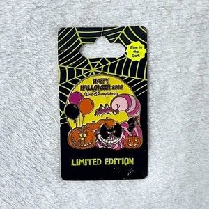 Cheshire Cat Halloween 2006 Glow in the Dark Disney Pin 49565